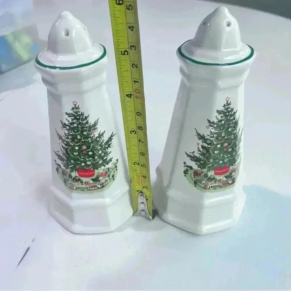 PFALTZGRAFF Christmas Heritage Lighthouse Salt‎ and Pepper 2 piece Set